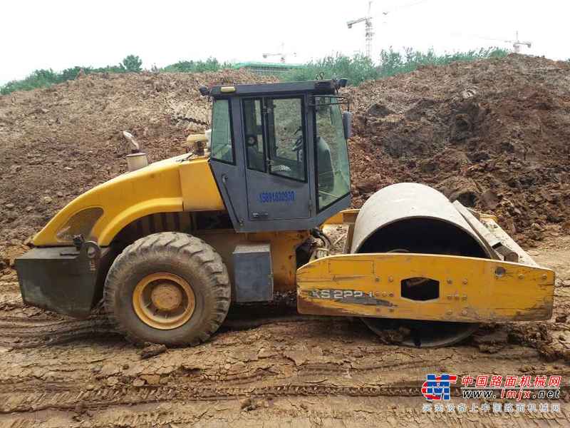 陕西出售转让二手5000小时2011年徐工XS222J单钢轮压路机
