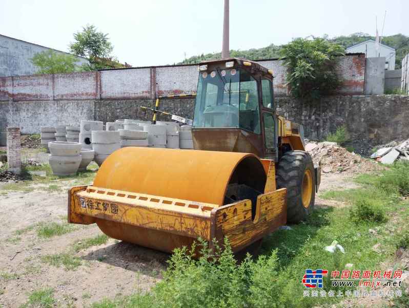山西出售转让二手4000小时2005年徐工XS222J单钢轮压路机