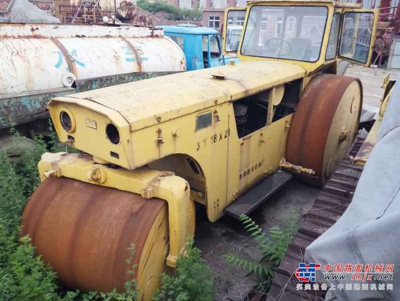 山西出售转让二手5000小时2003年洛建3Y18X21三轮压路机