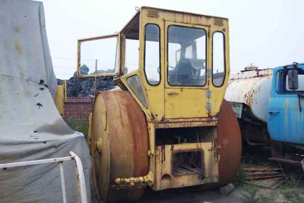 山西出售转让二手5000小时2003年洛建3Y18X21三轮压路机