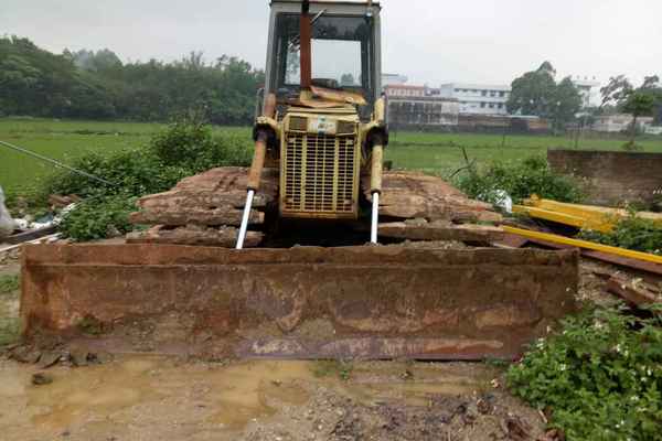 广东出售转让二手15630小时2004年小松D31PLL推土机