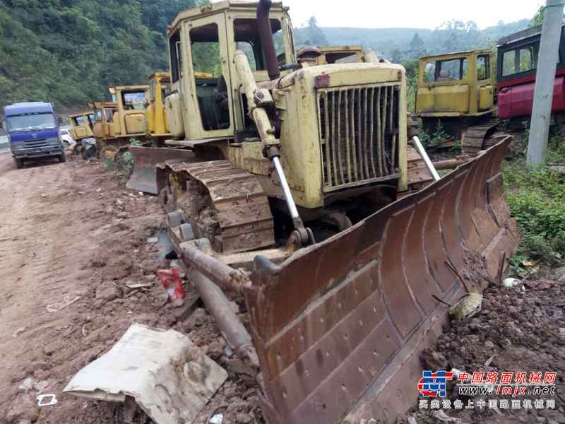 云南出售转让二手8788小时2003年宣工T140推土机