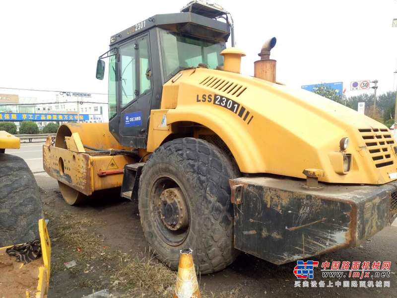 山西出售转让二手5000小时2009年洛建LSS2301单钢轮压路机