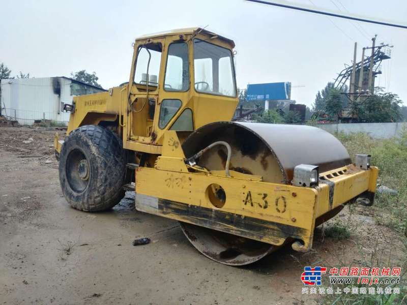 山西出售转让二手11000小时2006年徐工XD7单钢轮压路机