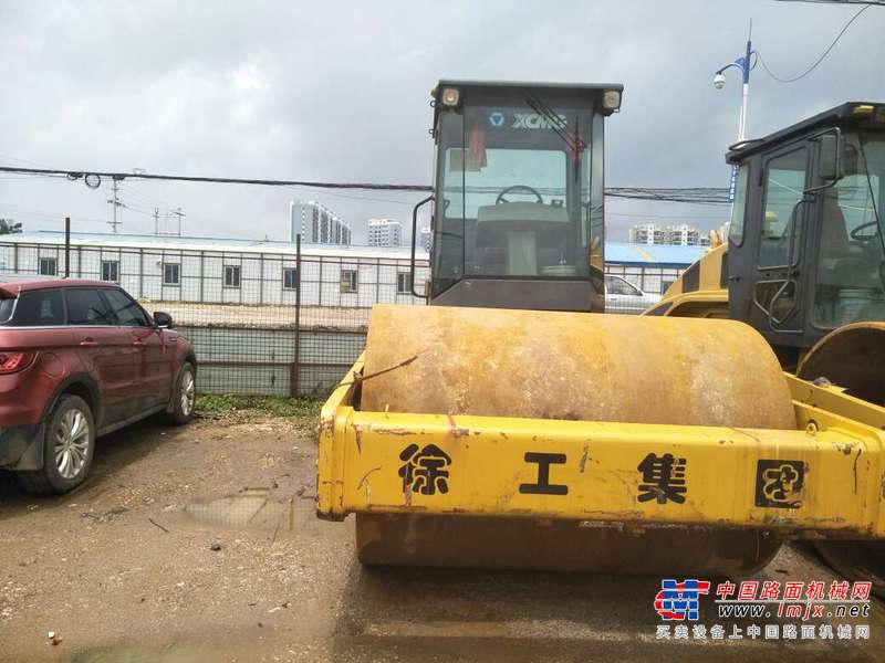 云南出售转让二手3000小时2009年徐工XS222J单钢轮压路机
