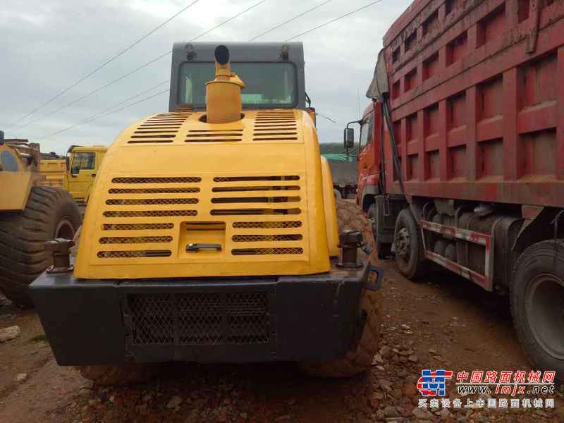 云南出售转让二手6852小时2009年洛建LSS220单钢轮压路机