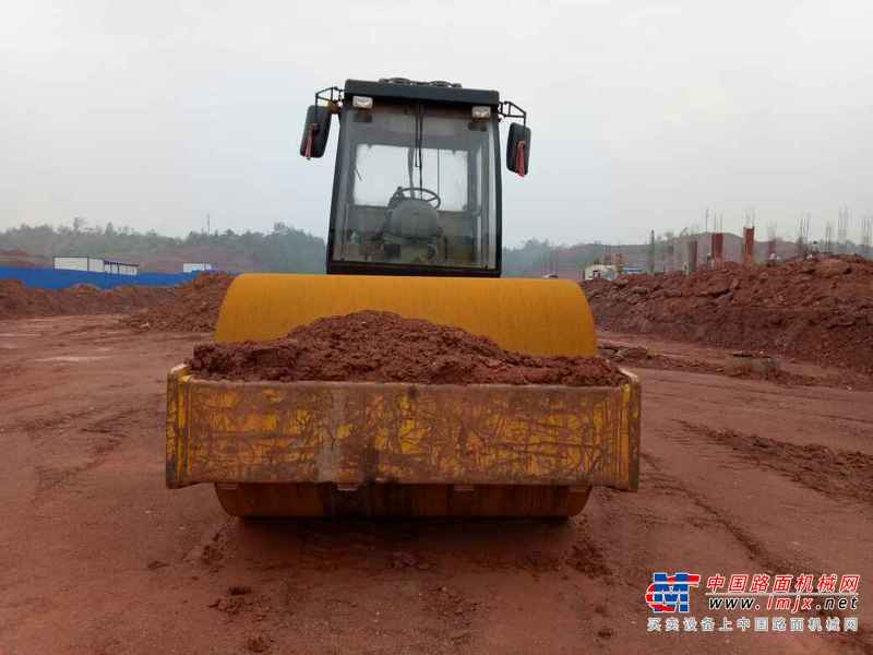 江西出售转让二手8000小时2010年厦工XG6224M单钢轮压路机