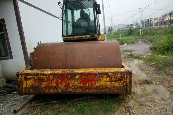 贵州出售转让二手8645小时2011年山推SR26T单钢轮压路机