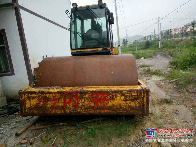贵州出售转让二手8645小时2011年山推SR26T单钢轮压路机