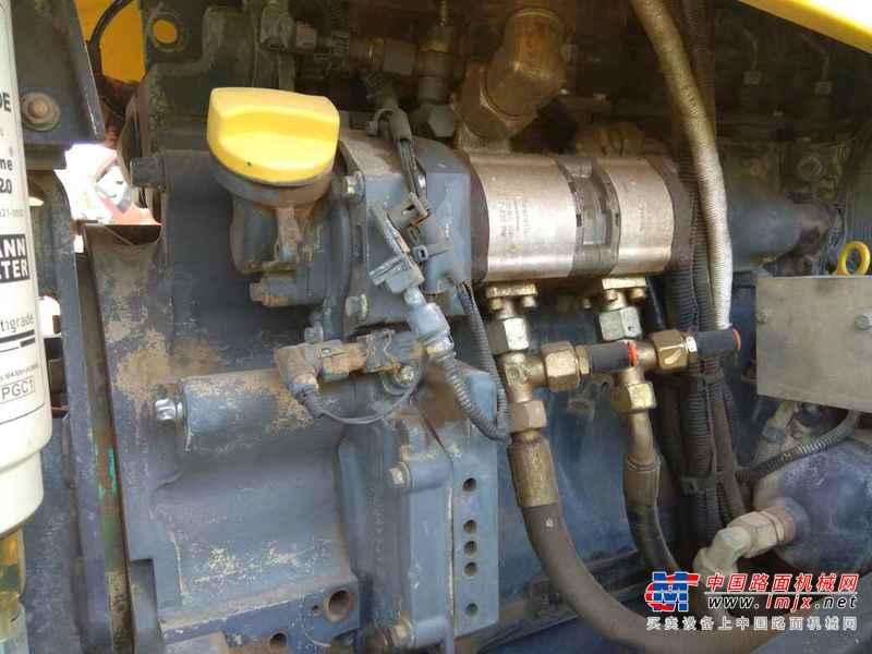 江苏出售转让二手4057小时2005年宝马BW225D单钢轮压路机
