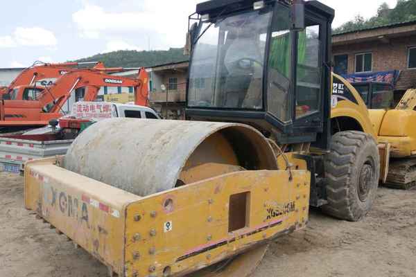 陕西出售转让二手4000小时2011年厦工XG6204M单钢轮压路机