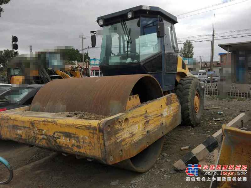 内蒙古出售转让二手10000小时2006年柳工YZ18J单钢轮压路机