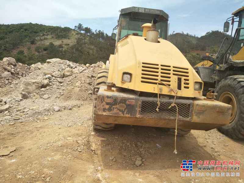 云南出售转让二手3000小时2010年洛建LSS2101单钢轮压路机