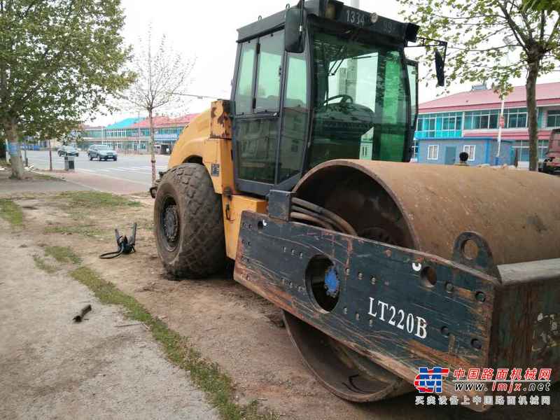 辽宁出售转让二手6000小时2006年洛阳宝路BLS220单钢轮压路机