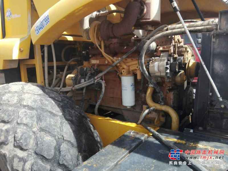 内蒙古出售转让二手10000小时2010年山推SR22M单钢轮压路机