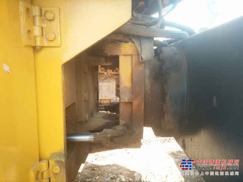 云南出售转让二手18362小时2005年洛建LSS220单钢轮压路机