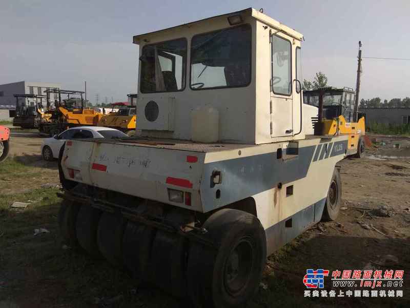 江苏出售转让二手12000小时2005年洛建LSS250轮胎压路机