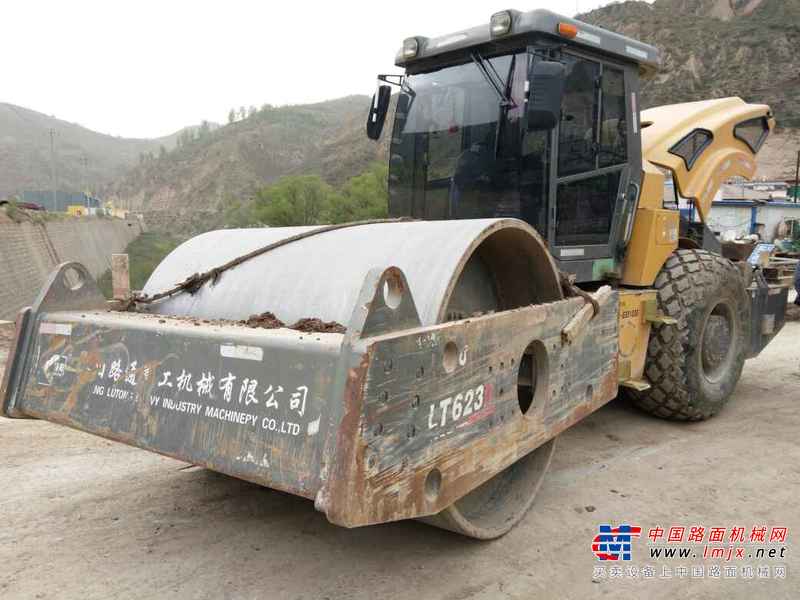陕西出售转让二手2600小时2013年洛阳路通LT623B单钢轮压路机