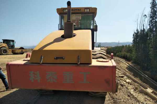 云南出售转让二手2000小时2014年科泰重工KS225S单钢轮压路机