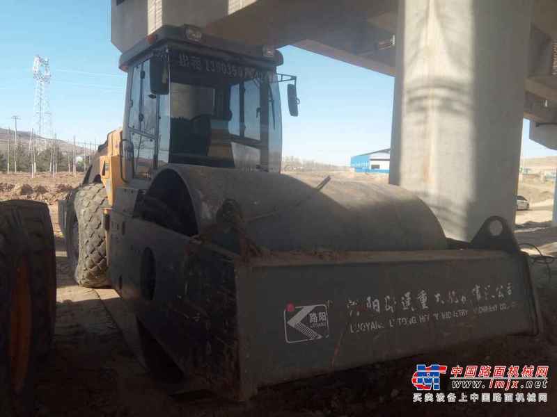 山西出售转让二手6000小时2013年洛阳路通LT623B单钢轮压路机