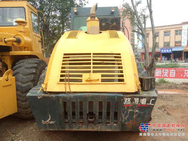 广西出售转让二手16000小时2005年洛阳路通LTK220B单钢轮压路机