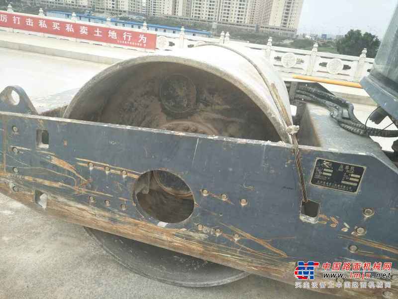 云南出售转让二手3000小时2010年洛阳路通LT622S单钢轮压路机