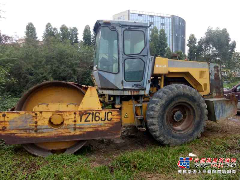 广东出售转让二手5000小时2006年洛建YZ16B单钢轮压路机