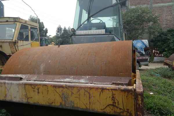广东出售转让二手5000小时2006年洛建YZ16B单钢轮压路机