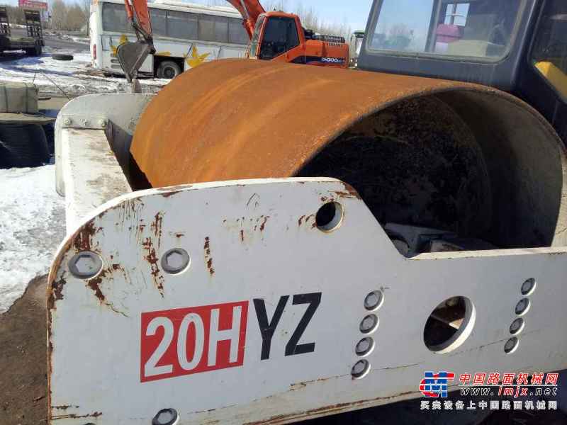 黑龙江出售转让二手20000小时2007年中联重科YZ20E单钢轮压路机