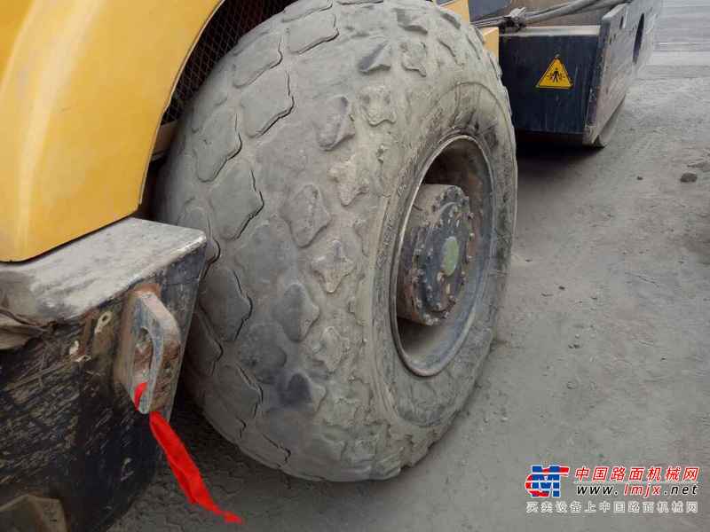 宁夏出售转让二手8000小时2013年洛阳路通LT220B单钢轮压路机