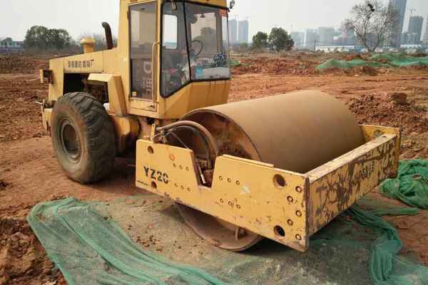 湖北出售转让二手5000小时2005年洛建YZ20C单钢轮压路机