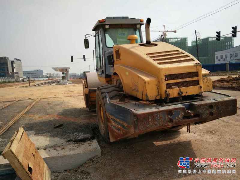 湖北出售转让二手6000小时2010年常林8228单钢轮压路机