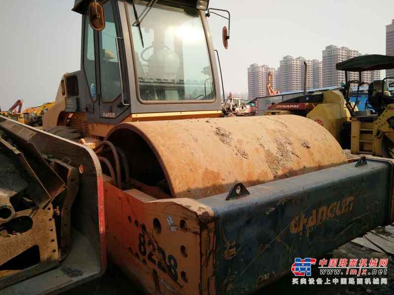 湖北出售转让二手5000小时2009年常林8228单钢轮压路机