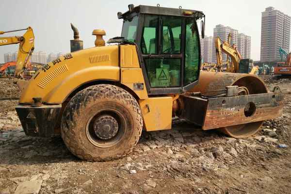 湖北出售转让二手5000小时2007年洛阳路通LT220S单钢轮压路机