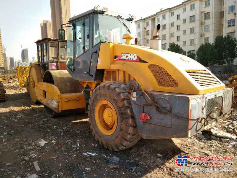 湖北出售转让二手3000小时2011年徐工XS222J单钢轮压路机