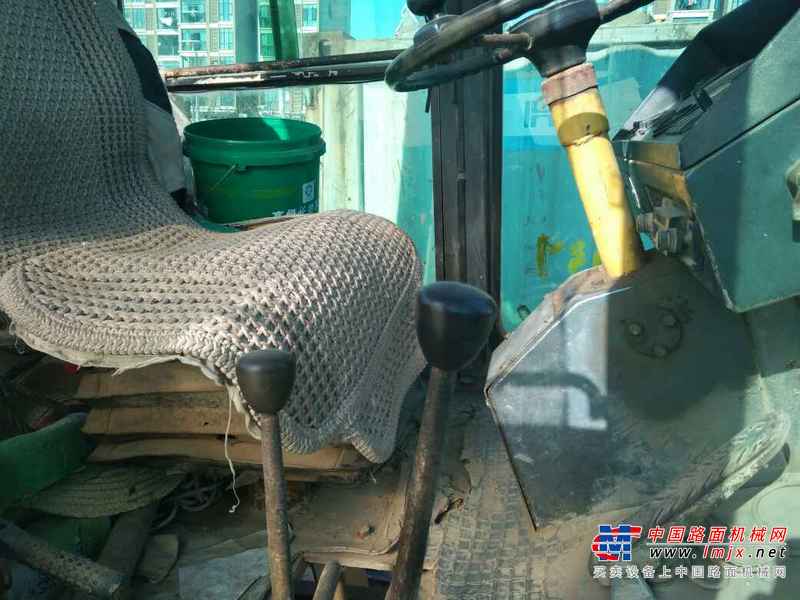 湖北出售转让二手5000小时2005年洛阳路通LT218B单钢轮压路机