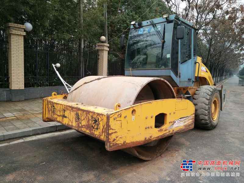 湖北出售转让二手3600小时2010年徐工XS222J单钢轮压路机