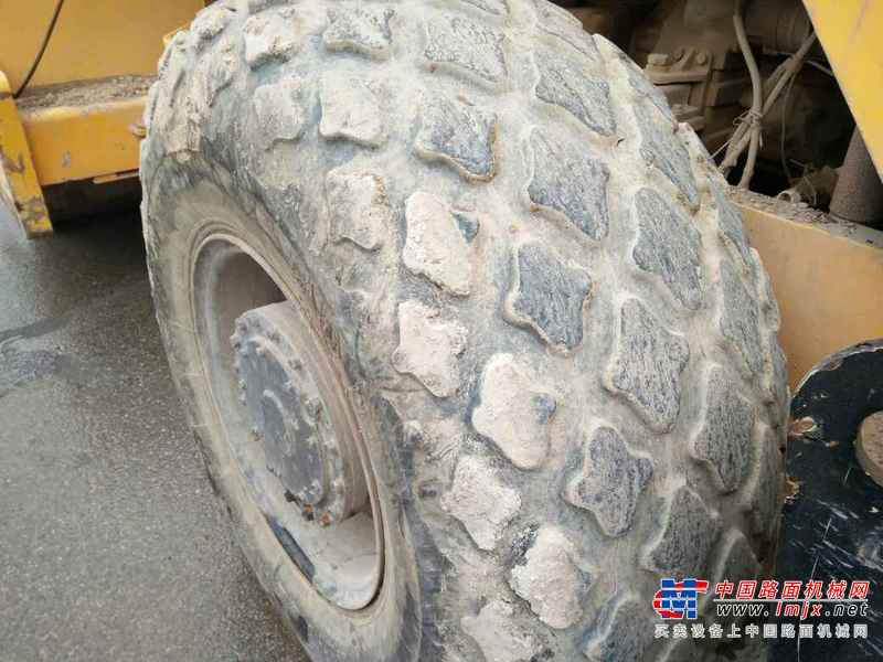 湖北出售转让二手6000小时2007年洛阳路通LT620B单钢轮压路机