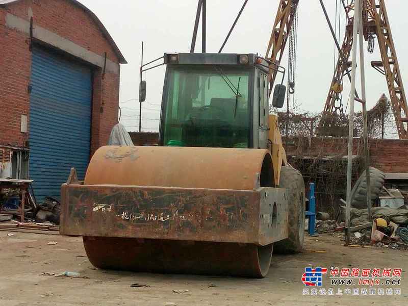 河北出售转让二手10000小时2007年洛阳路通LT220B单钢轮压路机