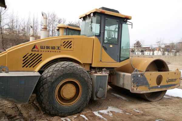 陕西出售转让二手4000小时2011年临工LGS820单钢轮压路机