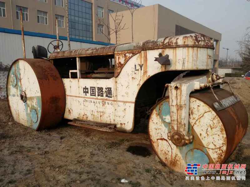 山西出售转让二手9170小时2003年洛阳路通3Y18X21三轮压路机