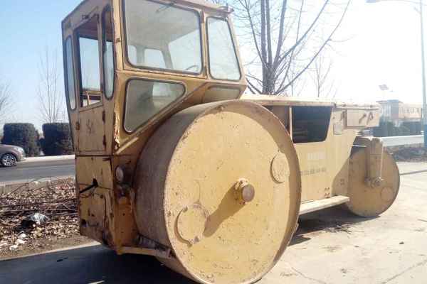 山西出售转让二手8720小时2003年洛阳路通3Y18X21三轮压路机