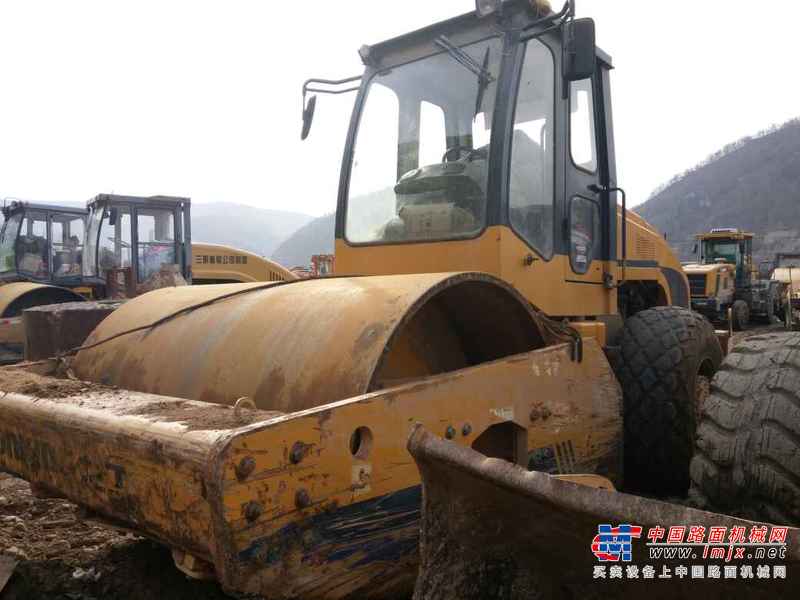 陕西出售转让二手8000小时2009年龙工LG520B单钢轮压路机