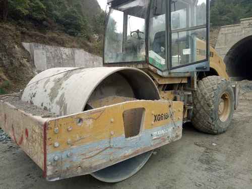 贵州出售转让二手5600小时2008年厦工XG6181单钢轮压路机