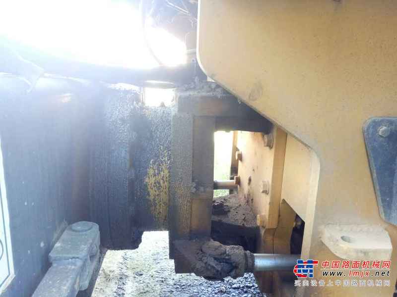 云南出售转让二手6953小时2003年洛建LSS218A单钢轮压路机