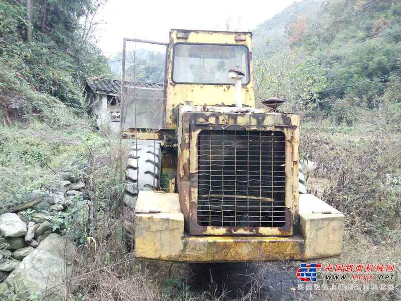陕西出售转让二手15000小时2003年东方红YZ18单钢轮压路机