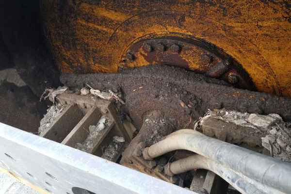 陕西出售转让二手6000小时2010年洛建LSS220单钢轮压路机