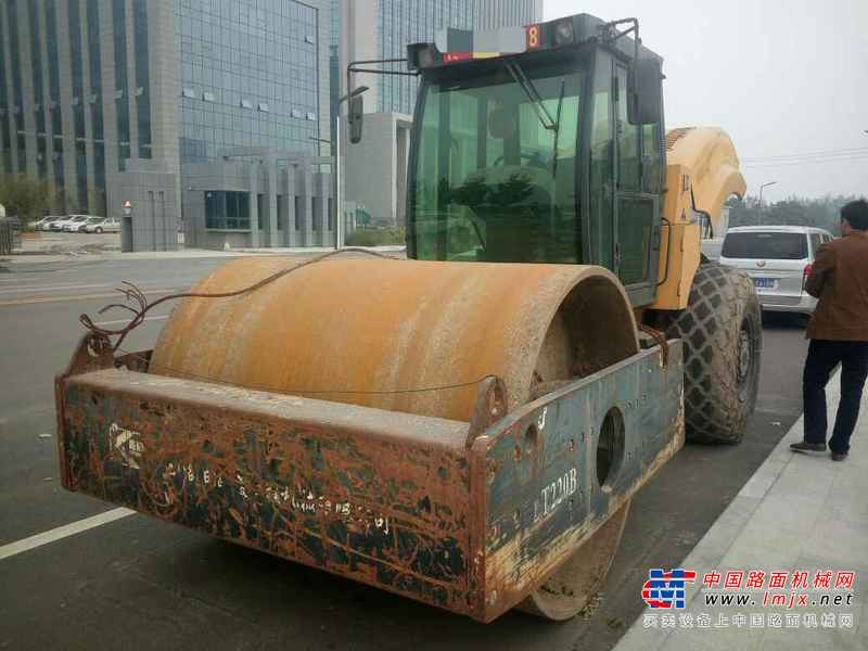 山西出售转让二手5000小时2008年洛阳路通LT220B单钢轮压路机