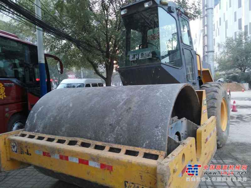 山西出售转让二手4800小时2004年徐工YZ14JC单钢轮压路机