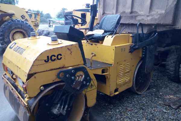 陕西出售转让二手1800小时2014年洛建JCC303双钢轮压路机